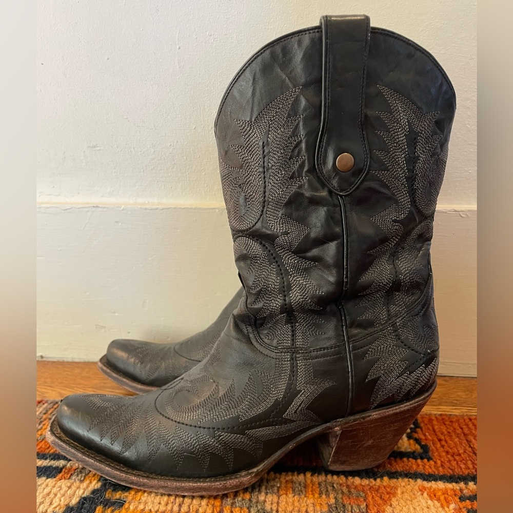 Black Corral Cowboy Boots. Women’s 10. Leather upper and sole. 2.5” Heel.